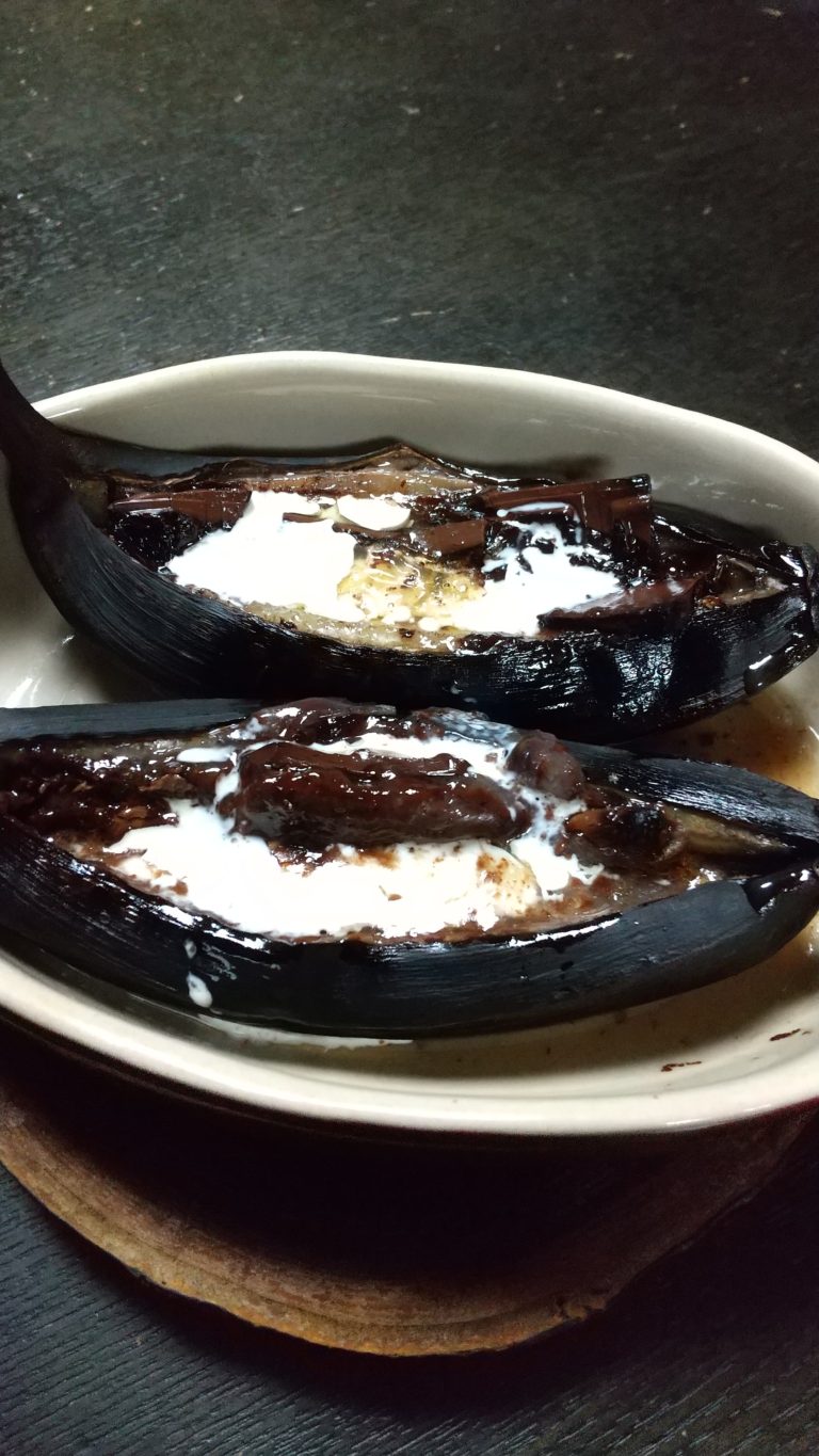 焼きチョコバナナの生クリームがけ