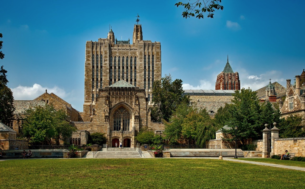 イェール大学 Yale University 難易度や学費 大学の特徴は 留学プレス Press 留学 旅 グローバル教育のニュースサイト