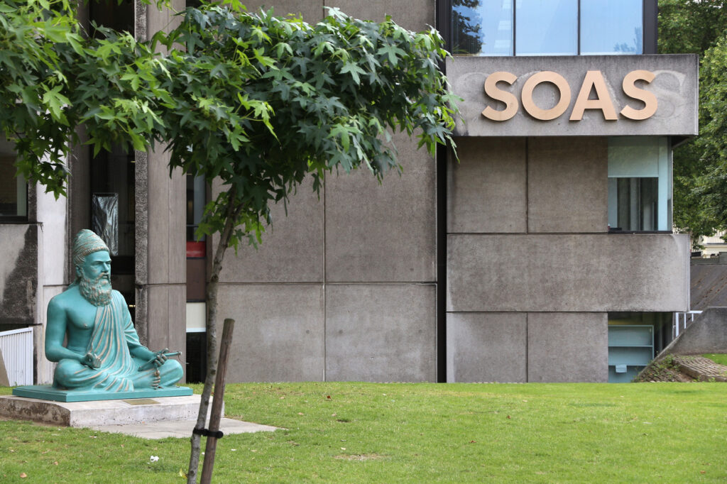 ロンドン大学SOASで開発学を学ぶ。世界ランク2位の大学院で何を学べる？難易度・留学情報も解説